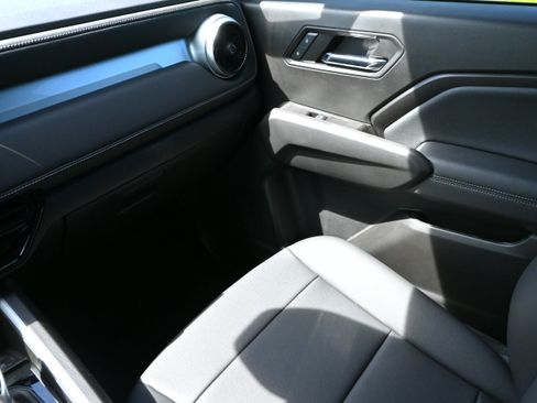 Certified 2024 Chevrolet Colorado LT w/ LT Convenience Package III image 33