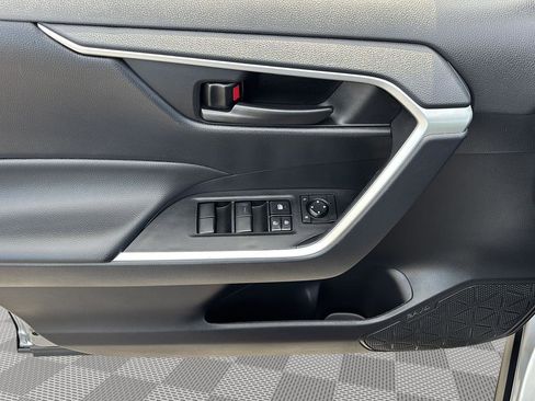 Used 2024 Toyota RAV4 LE image 5