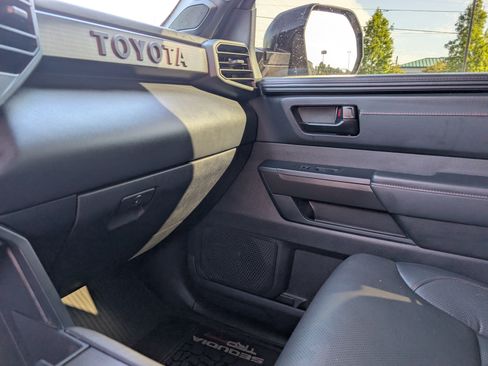 Used 2025 Toyota Sequoia TRD Pro AWD/4WD image 31