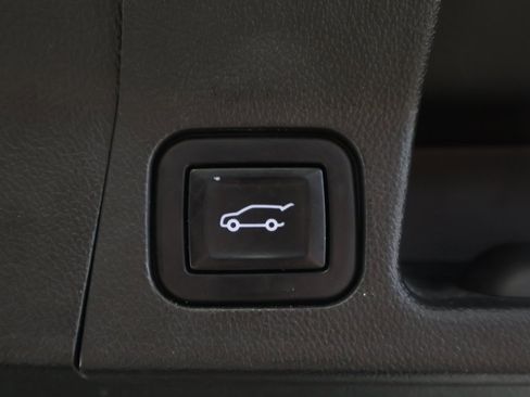 Used 2021 GMC Acadia Denali w/ Denali Technology Package image 25