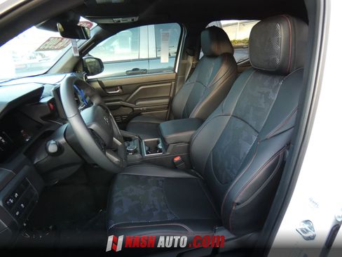 Used 2025 Toyota Tacoma TRD Sport AWD/4WD image 68