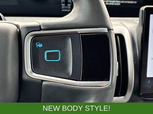 Used 2025 Ford Expedition Active image 30