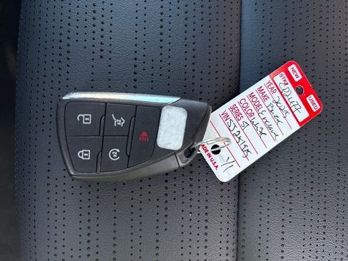 Used 2025 Buick Enclave Sport Touring FWD image 33