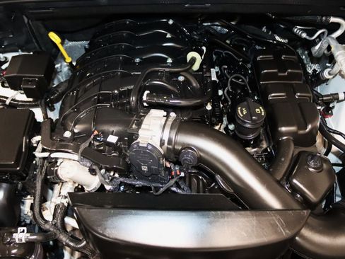 Used 2025 Dodge Durango GT AWD/4WD image 78