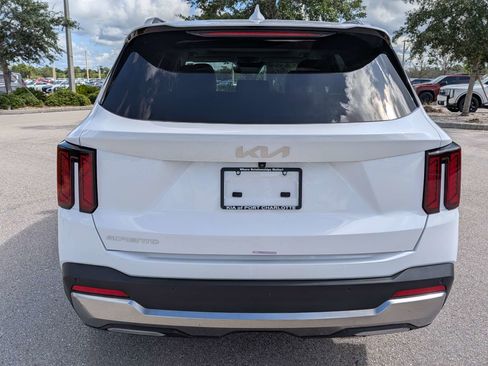 Used 2025 Kia Sorento S w/ Panoramic Sunroof Package FWD image 6