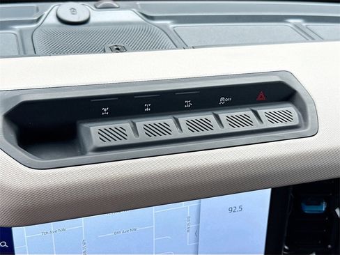 Used 2023 Ford Bronco Wildtrak image 33