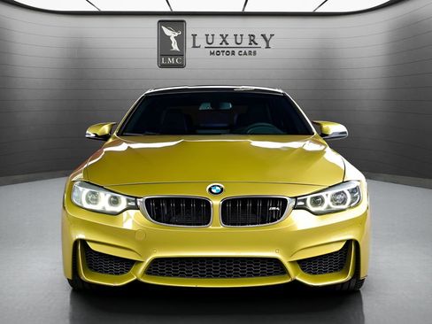Used 2018 BMW M4 Coupe RWD image 2