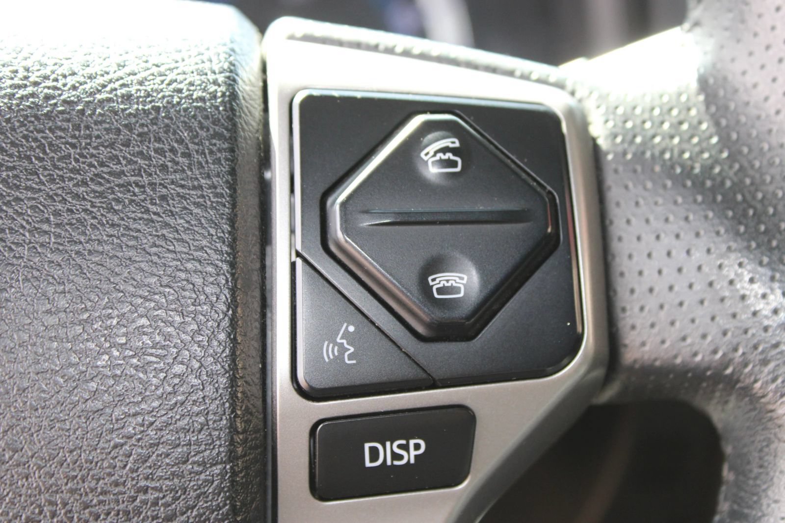 Used 2019 Toyota 4Runner SR5 AWD/4WD image 30