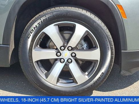 Used 2022 Chevrolet Traverse LT w/ LT Premium Package image 9