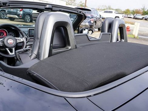 Used 2018 FIAT 124 Spider Abarth image 24