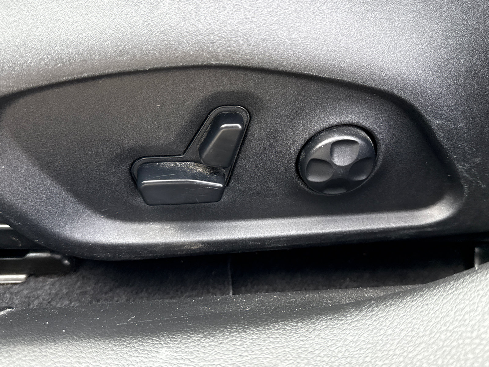 Used 2019 Jeep Compass Latitude w/ Popular Equipment Group AWD/4WD image 11