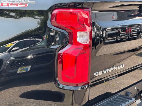 Used 2022 Chevrolet Silverado 1500 LT Trail Boss w/ Protection Package AWD/4WD image 10
