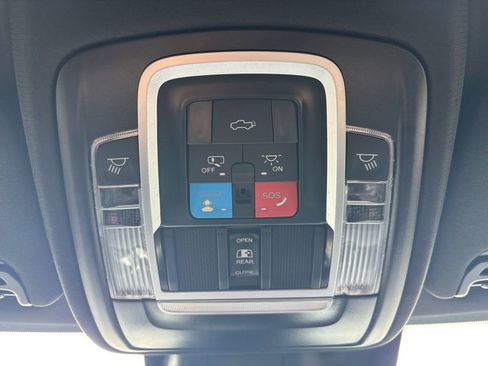 Used 2024 RAM 3500 Limited AWD/4WD image 23