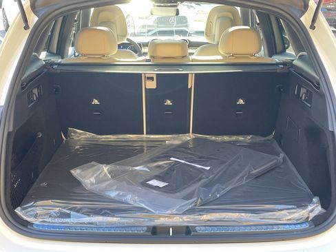 New 2026 Mercedes-Benz GLC 300 4MATIC image 9