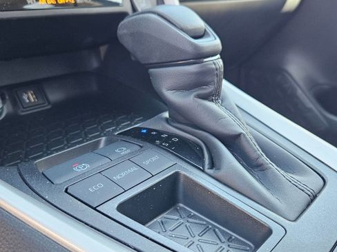 Used 2025 Toyota RAV4 XLE w/ Convenience Package image 11