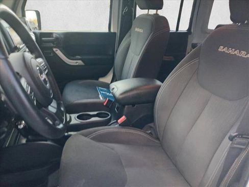 Used 2016 Jeep Wrangler Unlimited Sahara w/ Max Tow Package image 15