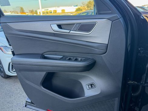 New 2026 Volkswagen Atlas Cross Sport SE image 16