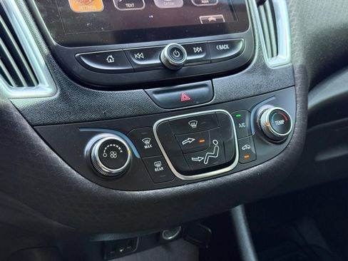 Used 2018 Chevrolet Malibu LT FWD image 40
