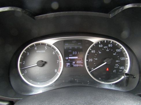 Used 2021 Nissan Versa S FWD image 14