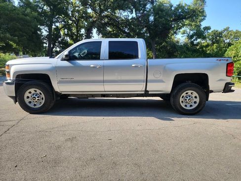 Used 2017 Chevrolet Silverado 2500 LT AWD/4WD image 4