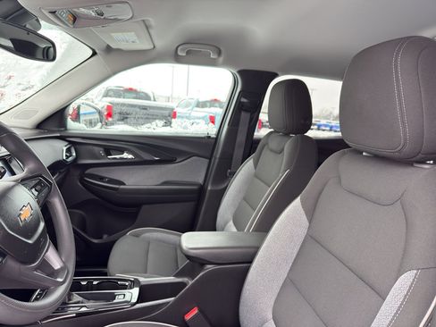 Used 2023 Chevrolet TrailBlazer LT w/ Convenience Package image 25