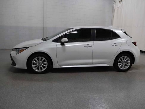 Used 2023 Toyota Corolla SE FWD image 2