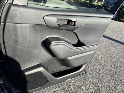 Certified 2023 Toyota Highlander LE image 14