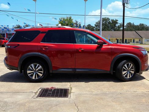 Used 2023 Nissan Pathfinder SL FWD image 23