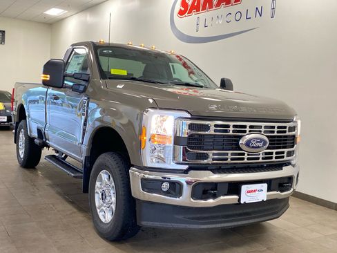 New 2026 Ford F250 XLT w/ FX4 Off-Road Package AWD/4WD image 2