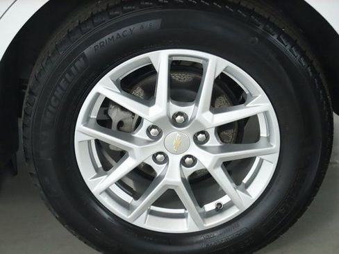 Used 2024 Chevrolet Equinox LT FWD image 38