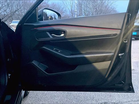 Used 2025 Honda Accord SE image 12