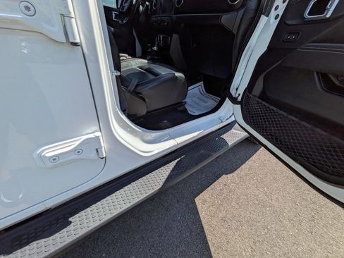 Used 2021 Jeep Wrangler Unlimited Sahara w/ Uconnect 4C Nav & Sound Group AWD/4WD image 18