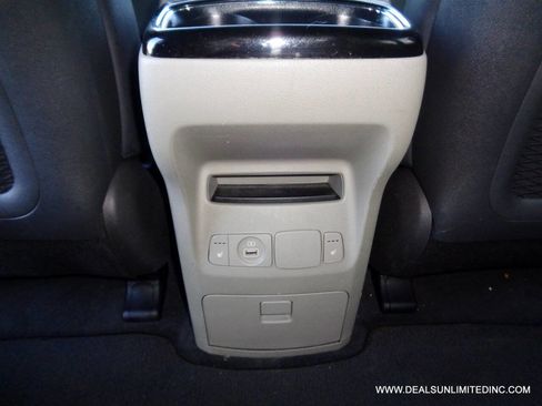 Used 2017 Kia Sedona EX image 18