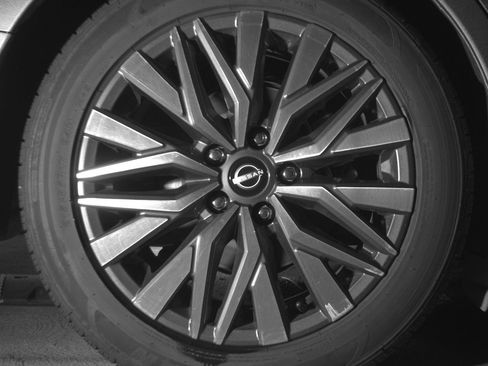 Used 2025 Nissan Altima 2.5 SV image 15