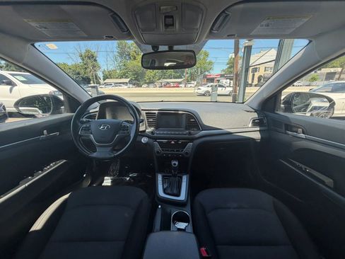 Used 2018 Hyundai Elantra Value Edition FWD image 15