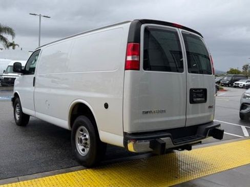 Used 2018 GMC Savana 2500 w/ Driver Convenience Package image 8