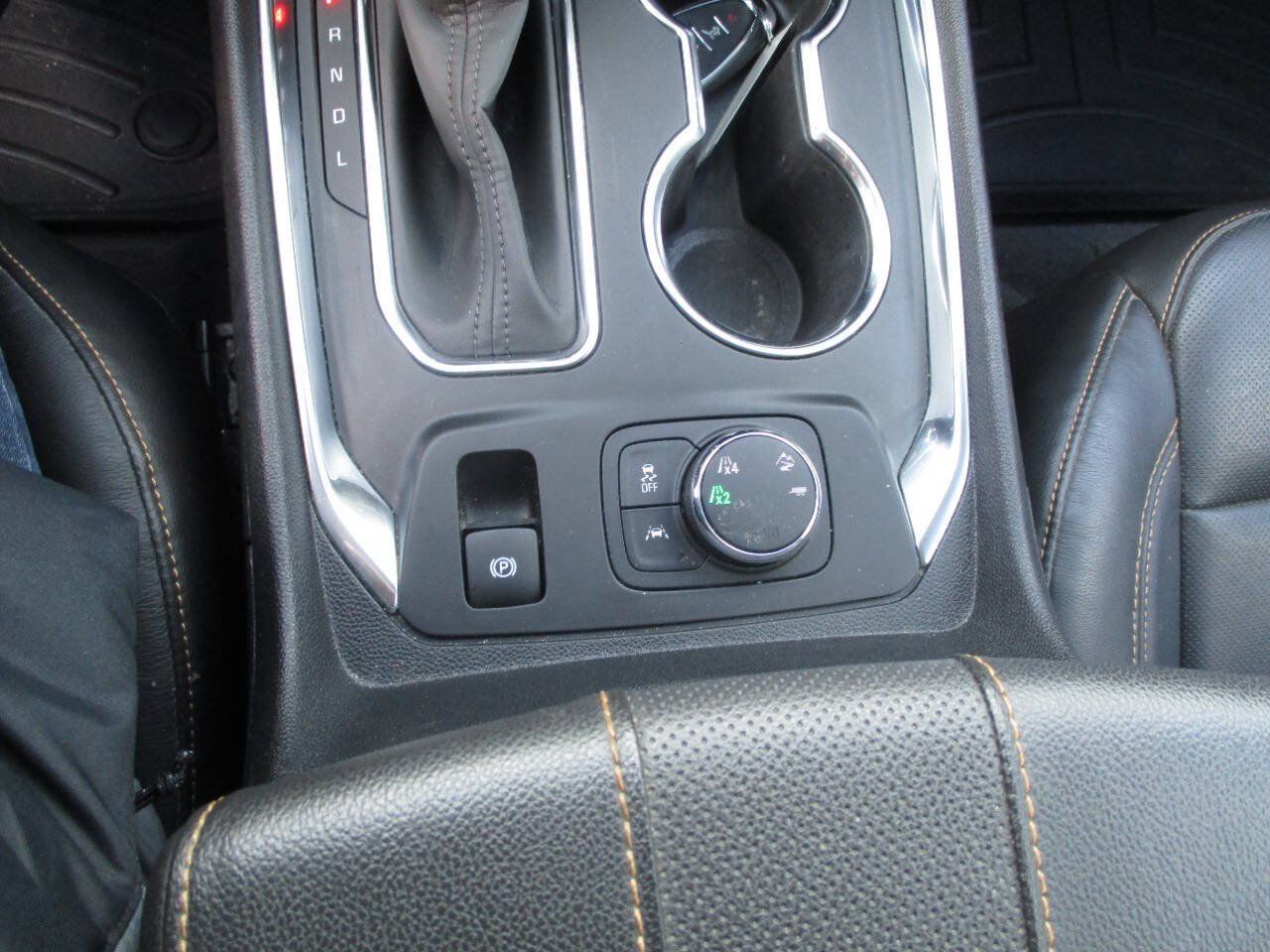 Used 2021 Chevrolet Traverse Premier AWD/4WD image 24