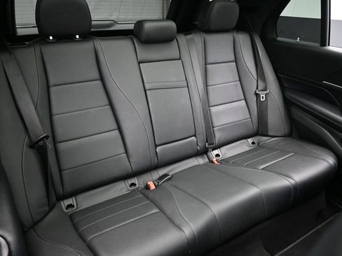 Used 2021 Mercedes-Benz GLE 350 4MATIC w/ AMG Line Exterior image 25
