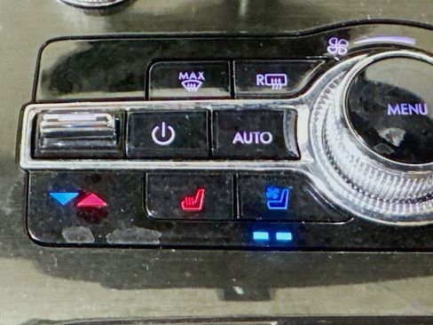 Used 2023 Lincoln Nautilus Reserve w/ Luxury Package AWD/4WD image 19