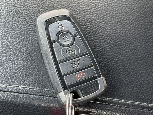 Used 2019 Ford Expedition Max XLT w/ Equipment Group 202A RWD image 28