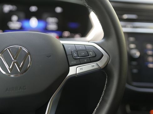 Used 2024 Volkswagen Tiguan S image 21