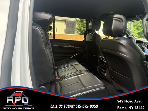 Used 2022 Jeep Wagoneer Series III AWD/4WD image 31