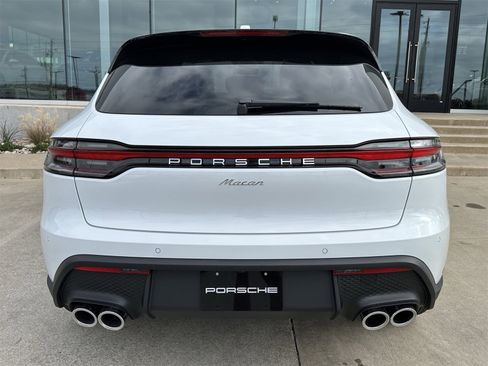New 2026 Porsche Macan image 6