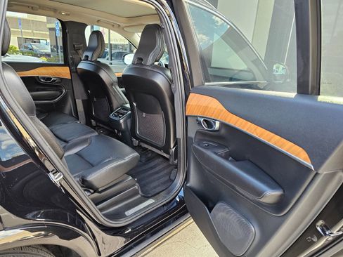 Used 2025 Volvo XC90 B6 Ultra image 26