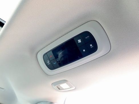 Used 2020 Chrysler Pacifica Limited w/ Tire & Wheel Group image 64