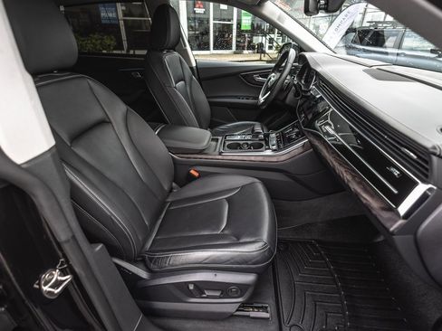 Used 2019 Audi Q8 Prestige w/ Adaptive Chassis Package image 30