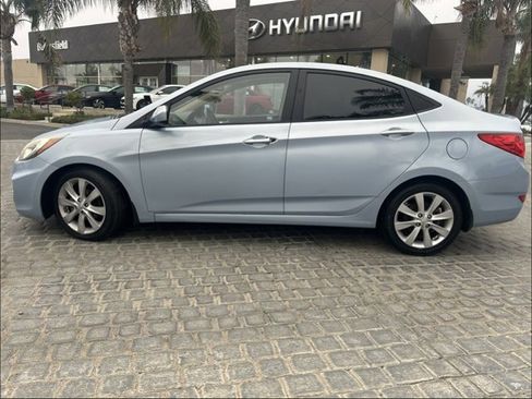 Used 2013 Hyundai Accent GLS w/ Premium Pkg image 6
