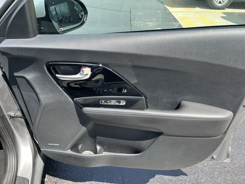 Used 2022 Kia Niro EX Premium FWD image 54