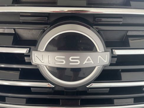Used 2025 Nissan Rogue SV AWD/4WD image 36