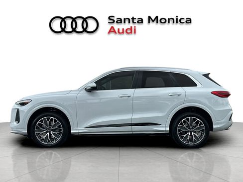 Used 2025 Audi Q5 Premium w/ Premium Plus AWD/4WD image 5